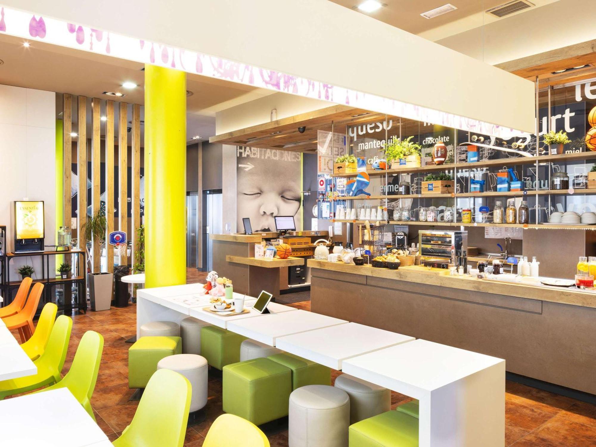 Ibis Budget Sevilla Aeropuerto Экстерьер фото